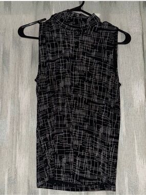 Susan Lawrence Black Sleeveless Mock Neck Top with White Graphic Grid